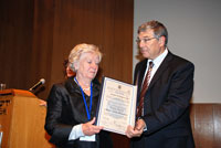  2007-ben tiszteletbeli izraeli állampolgárságot kapott