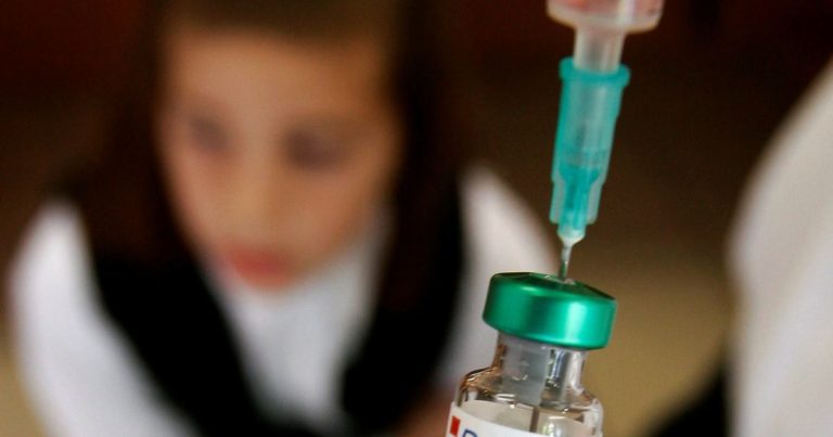 Oltásellenesség és háláchá: szabad-e kihagyni egy védőoltást?