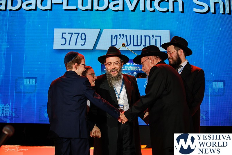 5600 rabbi és vendég ünnepelt együtt a Chábád-küldöttek találkozóján