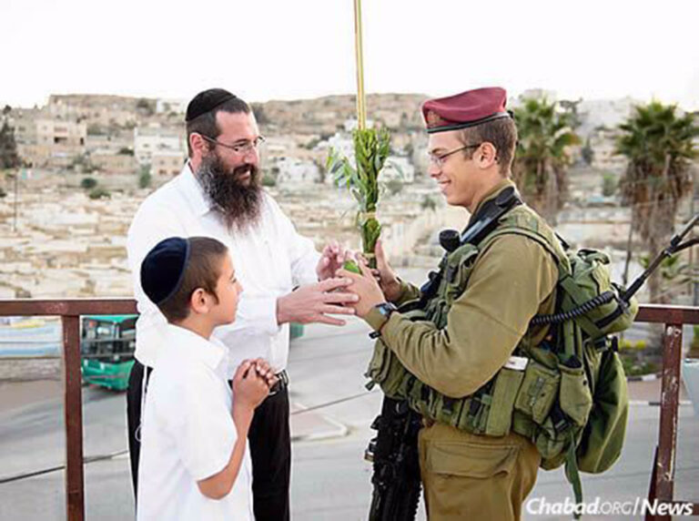 Chábád küldöttek az ígéret földjén: mit csinál egy izraeli sliách?