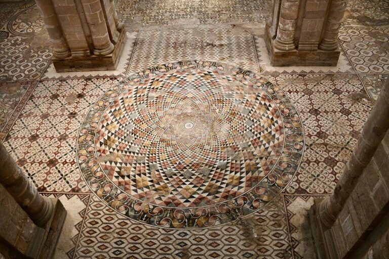 A világ legnagyobb mozaikpadlóját tárták fel