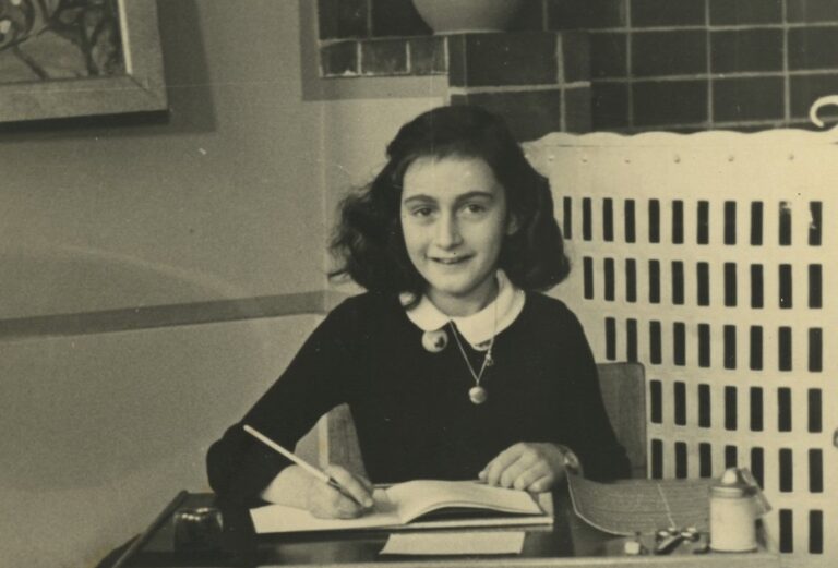 Egy zsidó árulta el Anne Frank és családja búvóhelyét?
