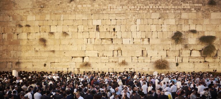 Az izraeli zsidók kilencvenhat százaléka tart szédert