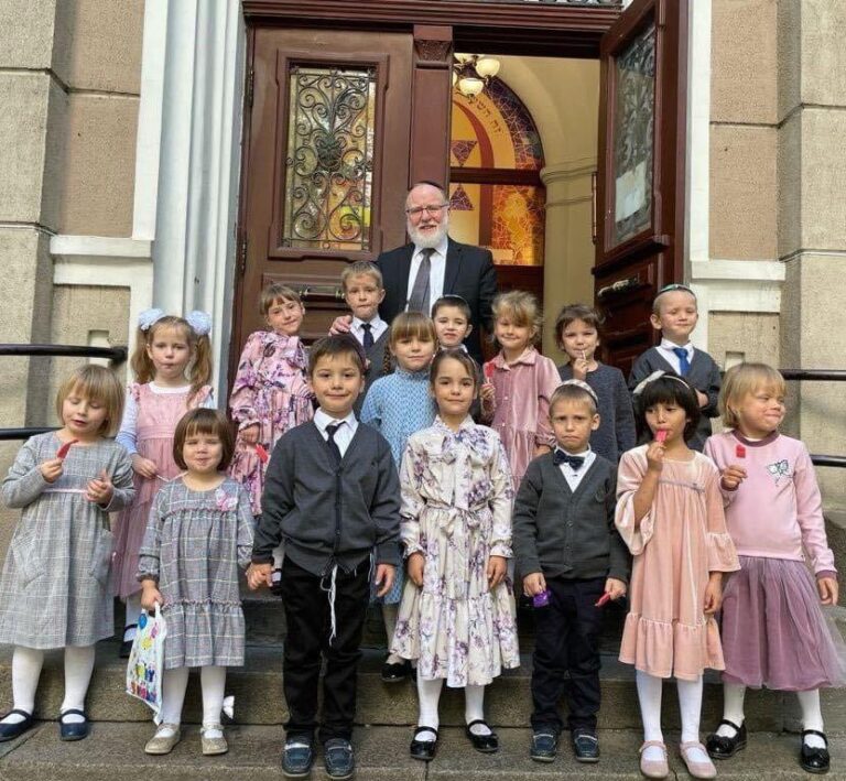 A gyerekek megmentése érdekében szegett szombatot a rabbi