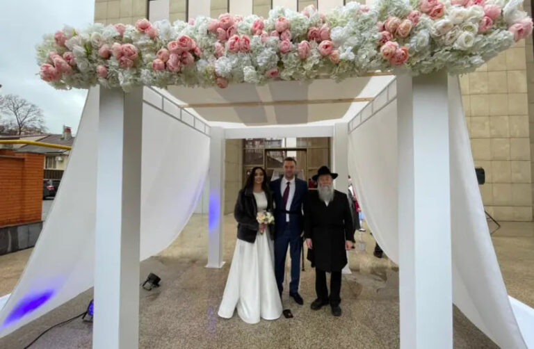 Esküvőt tartottak a háború negyvenedik napján Dnyipróban