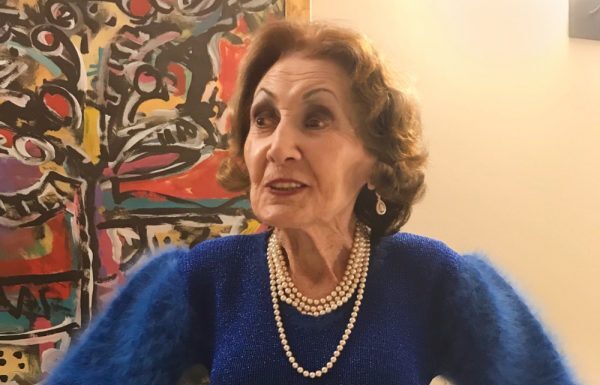 Egy hölgy 75 éve ugyanabban a pulóverben ünnepli pészahot
