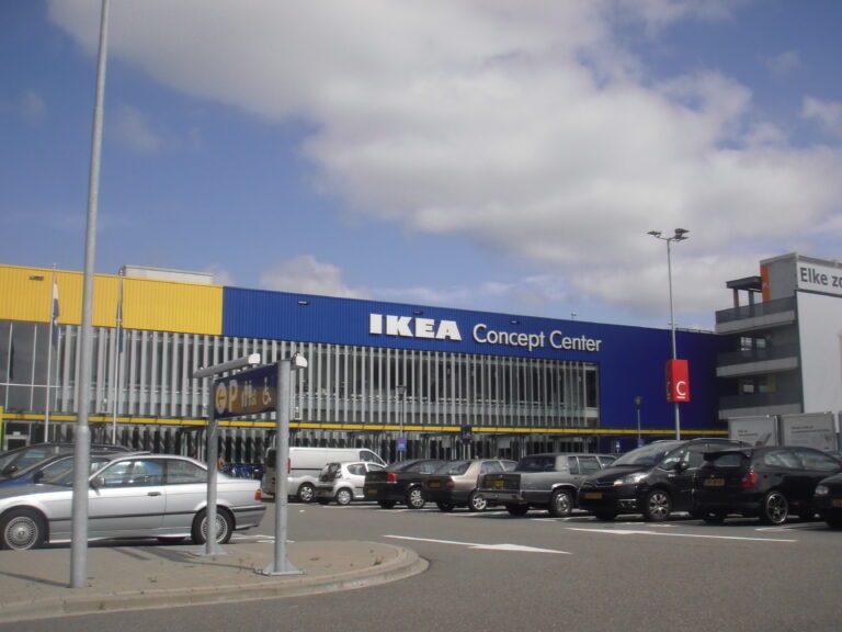 Sábesz alatt zárva tart és glatt kóser ételeket kínál az IKEA Izraelben