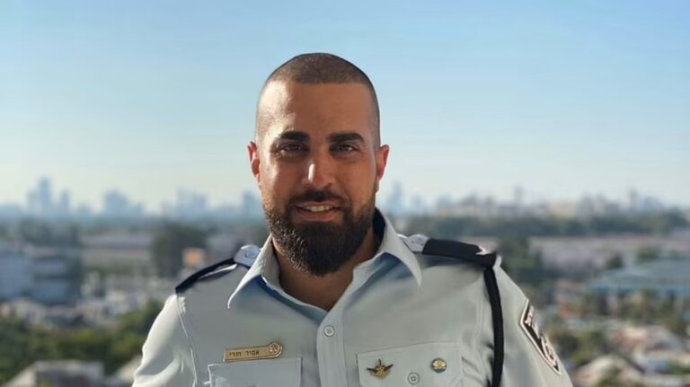 Utcát nevezhetnek el a meggyilkolt rendőrről Izraelben