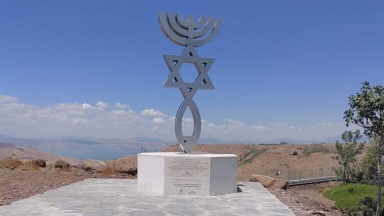 Tévedésből messianisztikus szobrot állítottak a Golánon