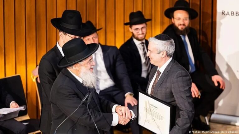 A holokauszt óta először avattak ortodox rabbikat Alsó-Szászországban