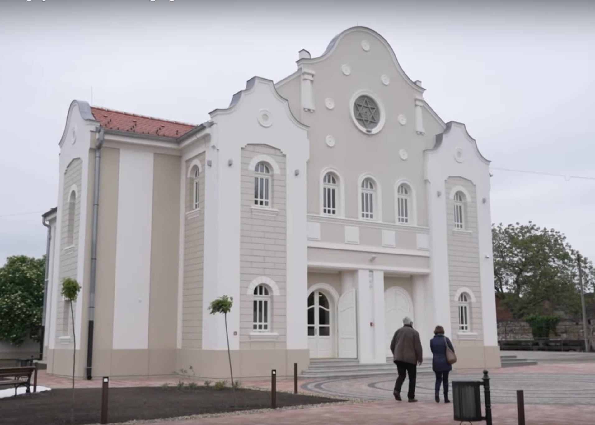 Csodaszép lett a zentai zsinagóga, befejeződött a felújítása – Zsido.com