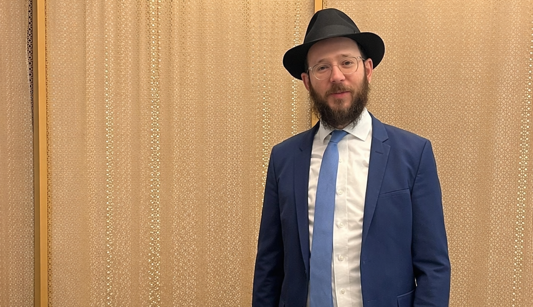 Stell Ájzik rabbi búcsúja egy újbudai férfitól, aki legféltettebb kincseit...